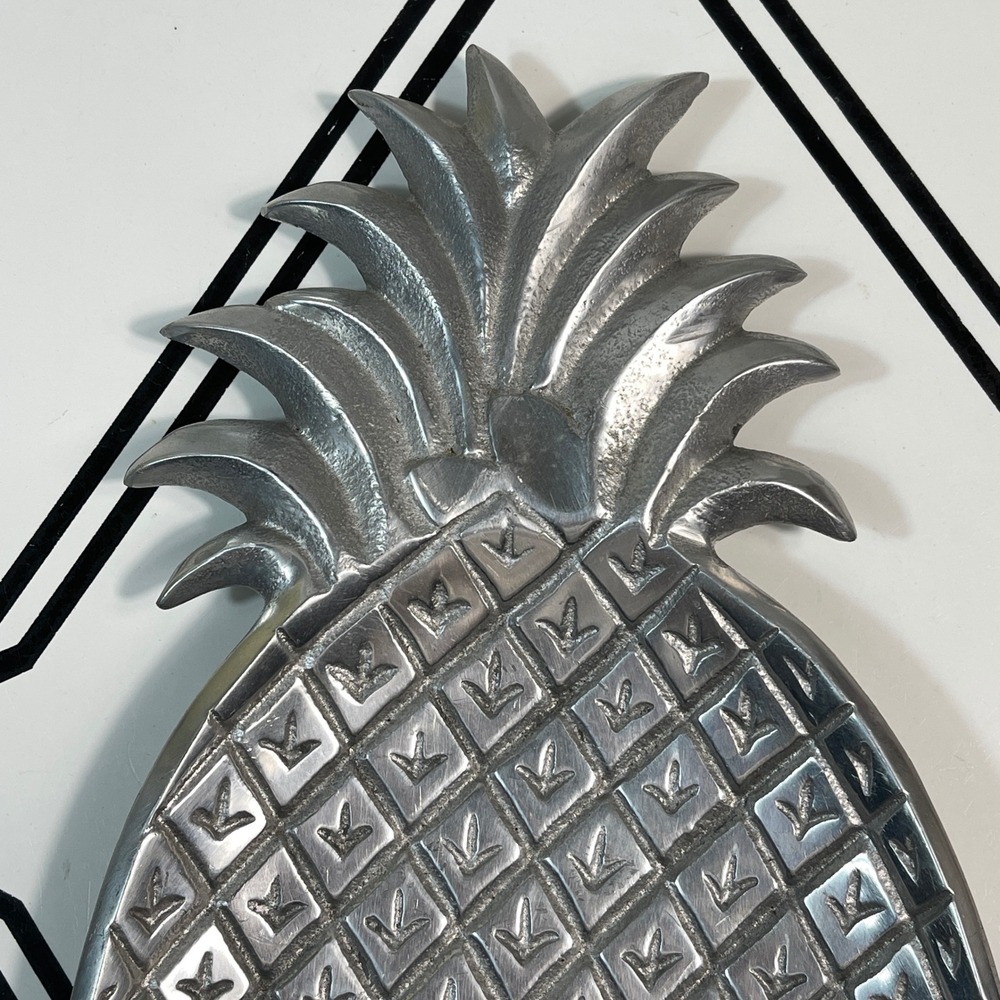 Pineapple‑Shaped Metal Serving Tray Made in India 11¾″‎ x 6½″ Tropical Decor - Picture 3 of 8